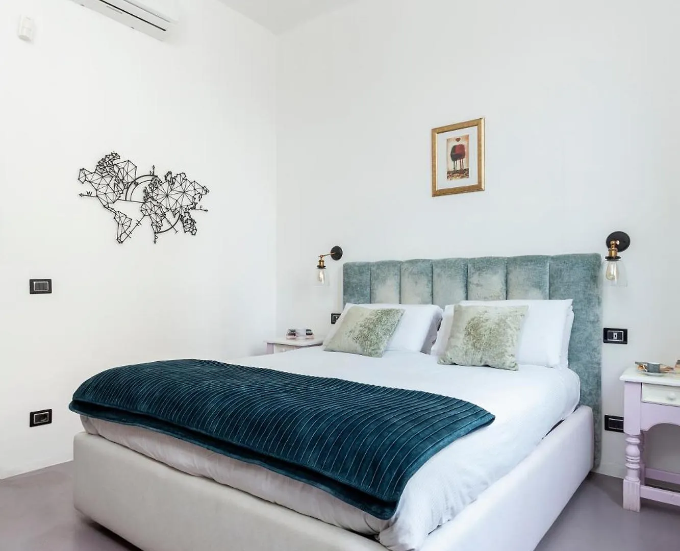 Stylish Industrial Flat Apartment Milan